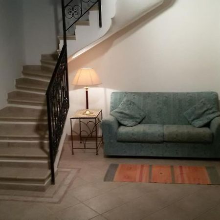 Cagliari Centro Apartment Luaran gambar