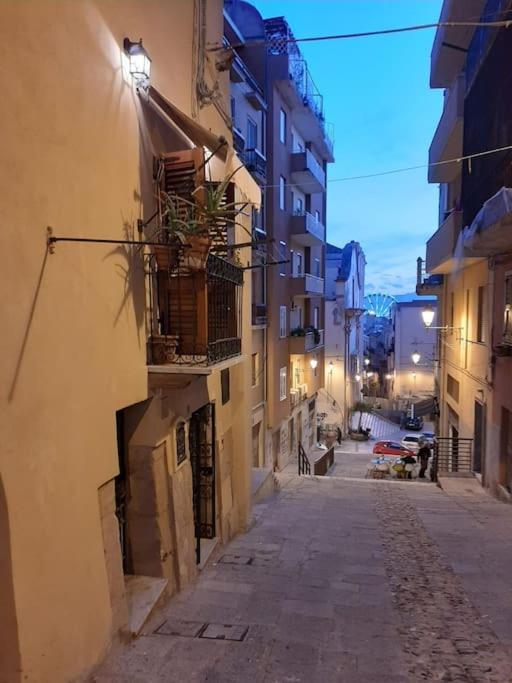 Cagliari Centro Apartment Luaran gambar