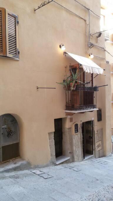 Cagliari Centro Apartment Luaran gambar